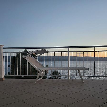 Beach Apartments Mika لوكفا روجوزنيكا المظهر الخارجي الصورة