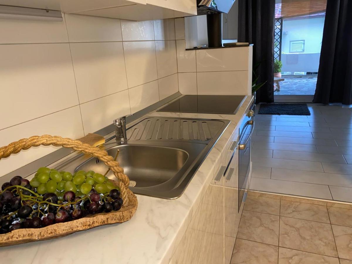 Beach Apartments Mika لوكفا روجوزنيكا المظهر الخارجي الصورة