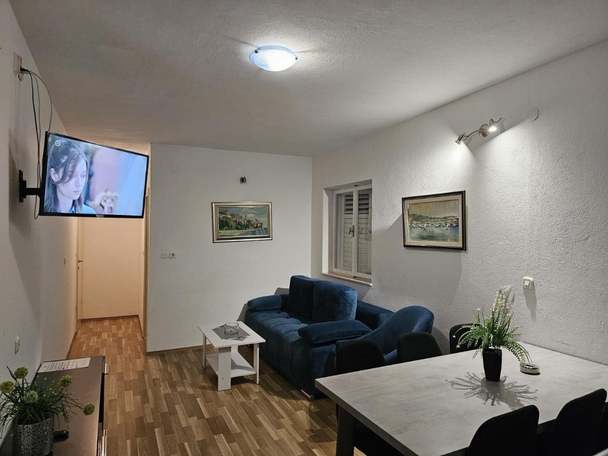 Beach Apartments Mika لوكفا روجوزنيكا المظهر الخارجي الصورة