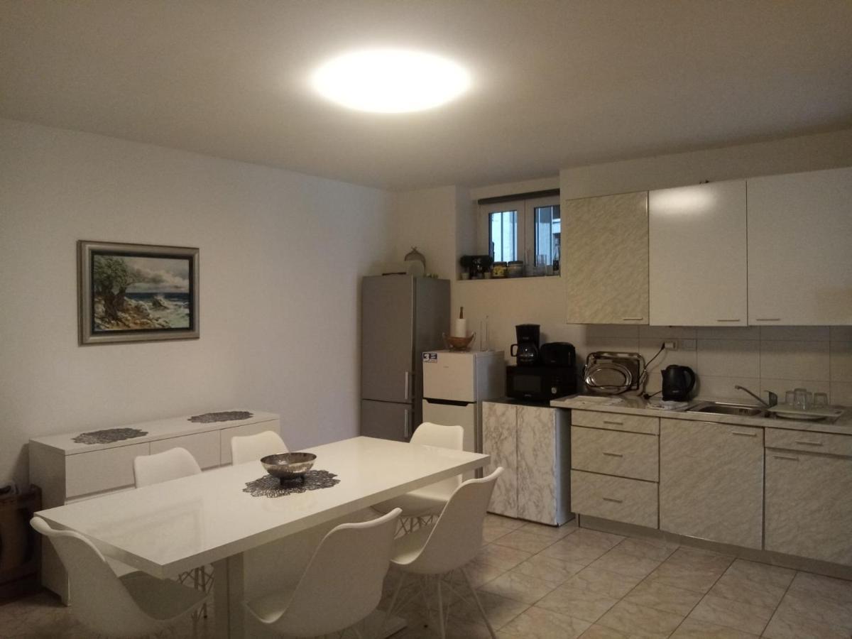 Beach Apartments Mika لوكفا روجوزنيكا المظهر الخارجي الصورة